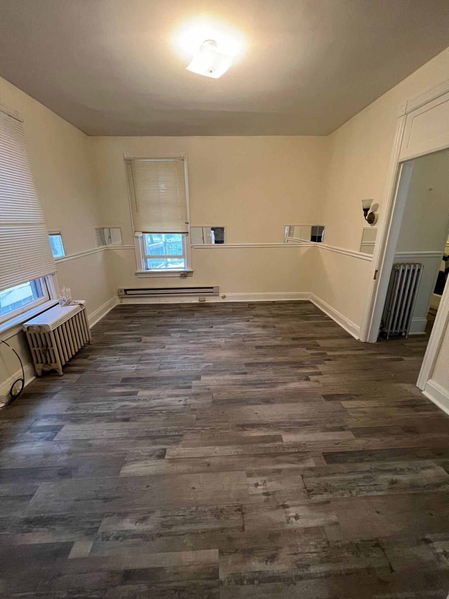 Building Photo - 27 S Locust St