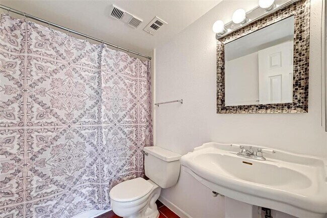 Building Photo - 2250 Bering Dr