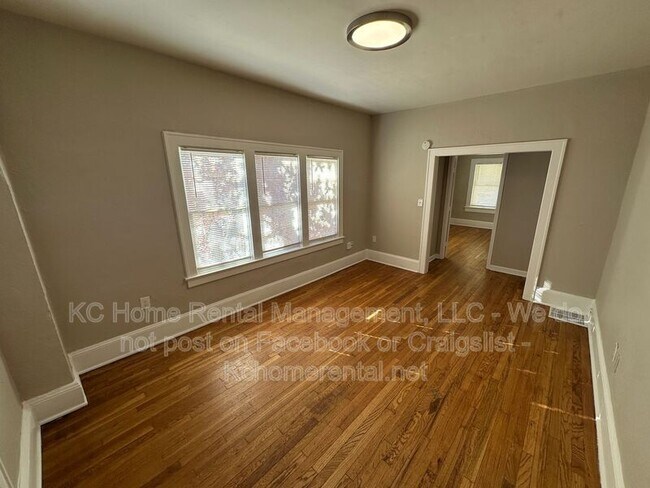 Building Photo - 2947 York St