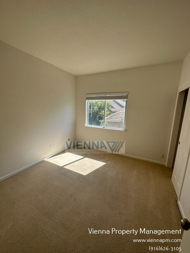 Building Photo - 108 Donegan Ct