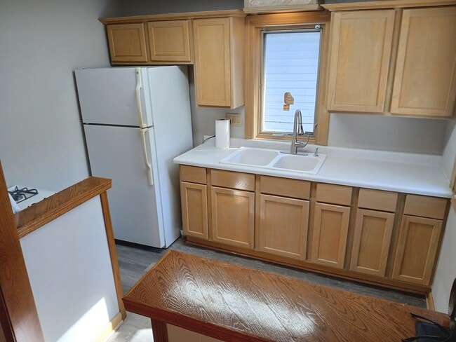 Building Photo - 112 Hazel Ct