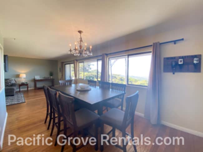 Building Photo - Amazing Views from this 3-Bedroom 3 Bath C...