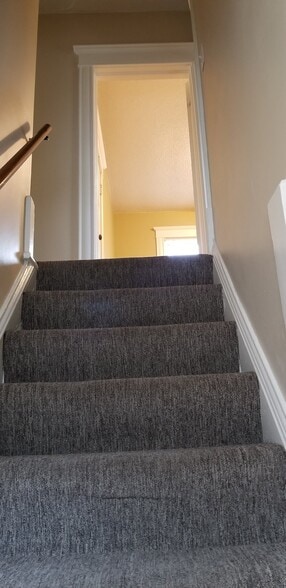 Building Photo - 1015 17th Ave N