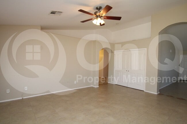 Building Photo - 4173 E Meadow Lark Way