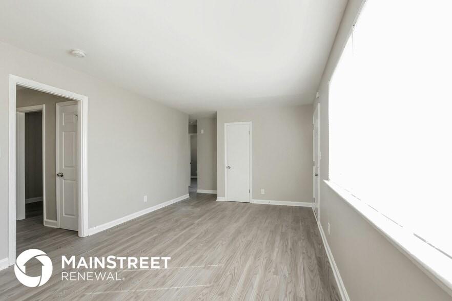 Building Photo - 1913 Finchley Dr