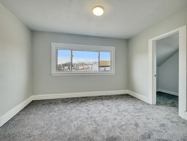 Building Photo - 1068 Godfrey Ave SW