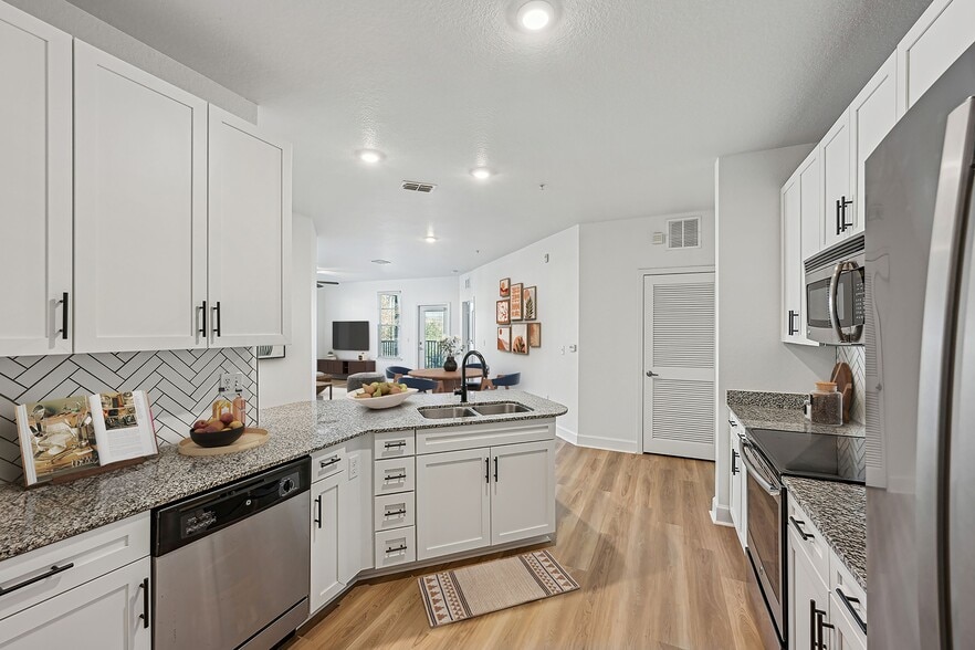 Building Photo - The Courtney at Universal Boulevard