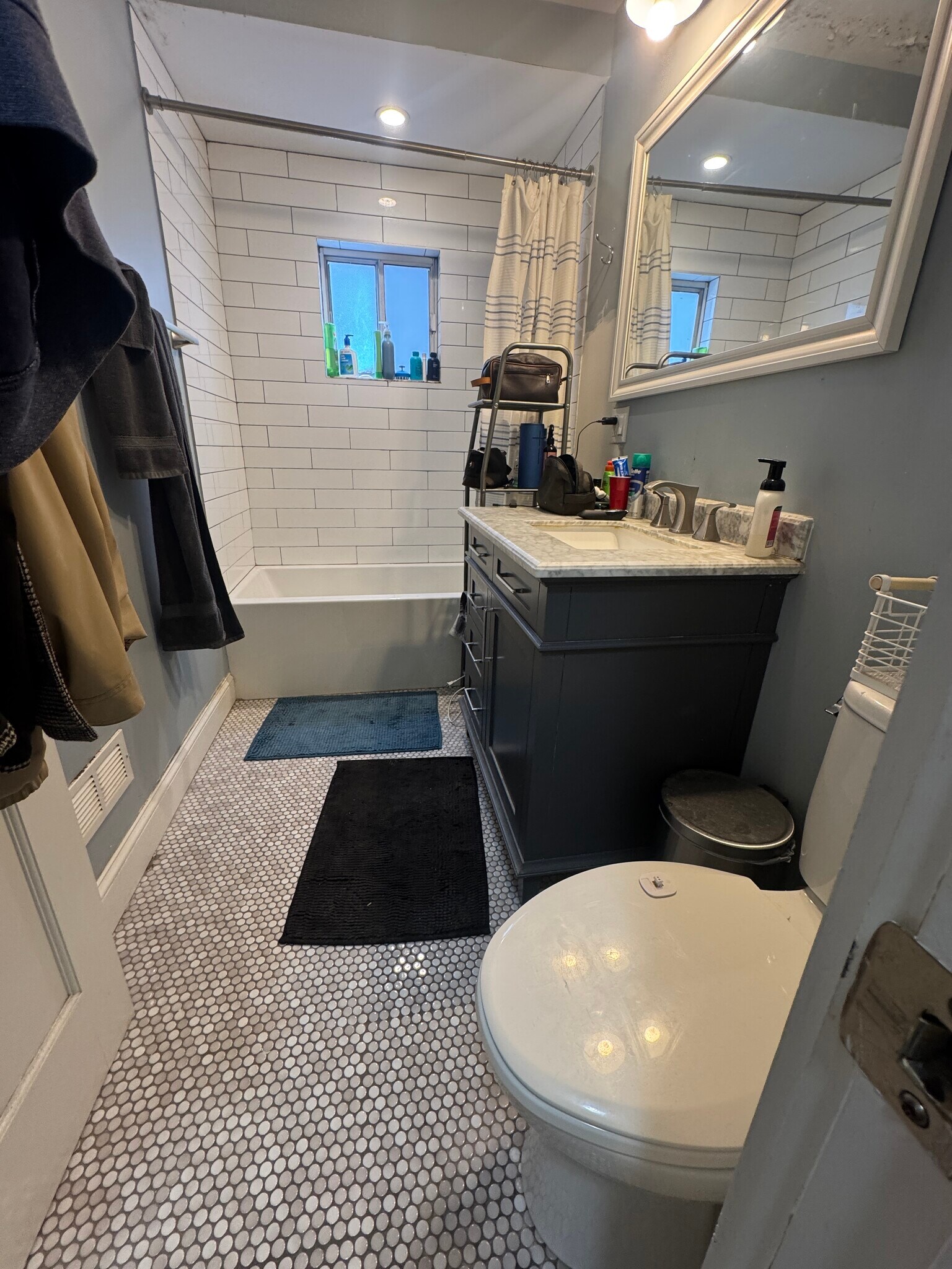 Building Photo - 26 Roseclair St