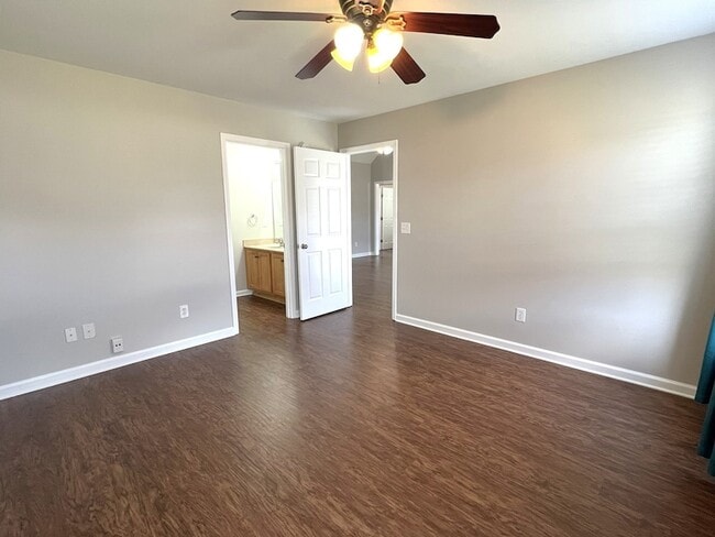 Building Photo - 7008 Riverwalk Blvd