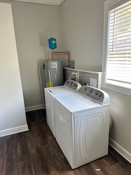 Laundry - 4493 Winn St