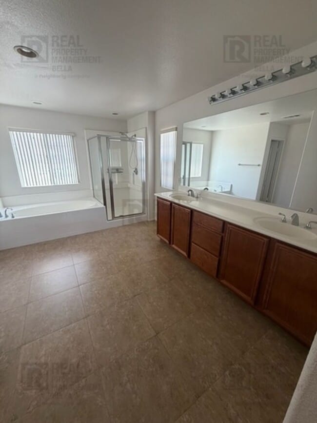 Building Photo - 756 Conlon Dr