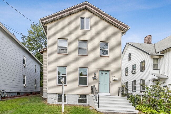 Building Photo - 140 Nash St