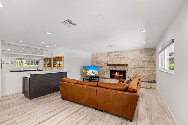 Building Photo - 6875 N Cartee Rd