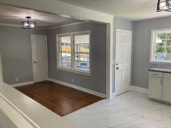 Building Photo - Peaceful home in Forest Acres!