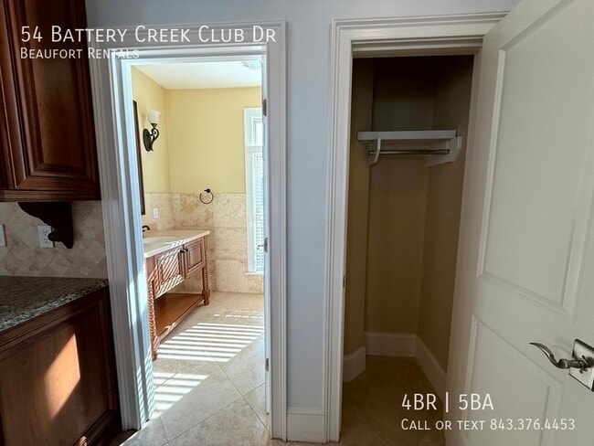 Building Photo - 54 Battery Crk Clb Dr