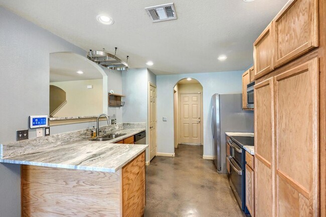 Building Photo - 7425 Thannas Way