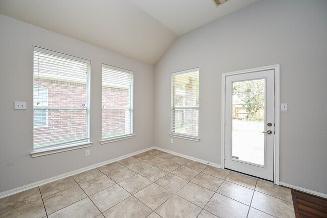 Building Photo - 7006 Kendall Lake Ct