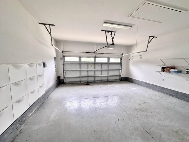 Building Photo - 5021 Caracara Dr