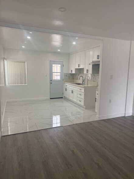 Building Photo - 1214 S Temple Ave