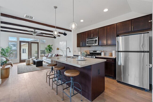 Building Photo - 5412 Grover Ave