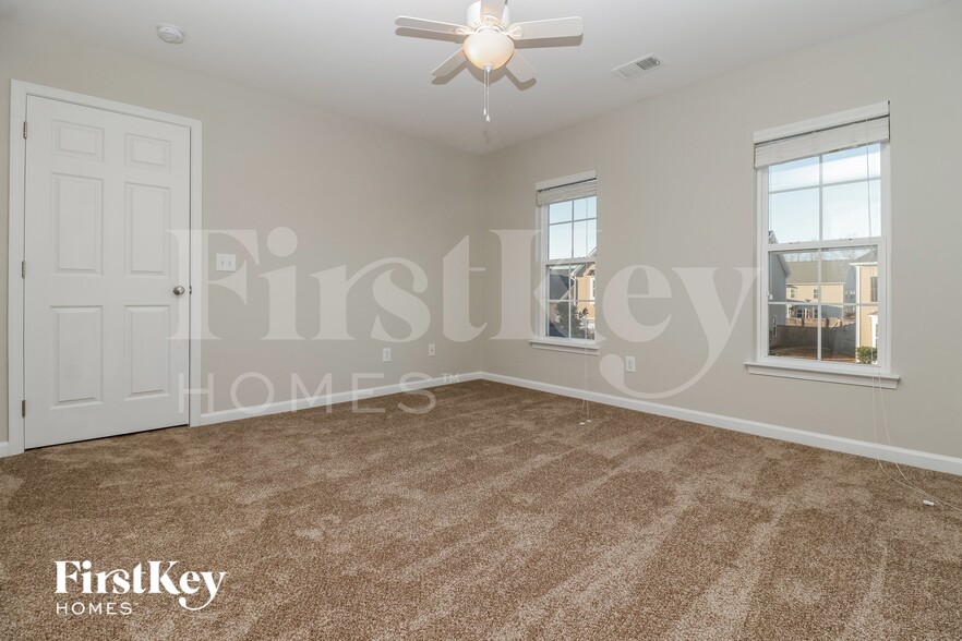 Building Photo - 519 Chaff Ln