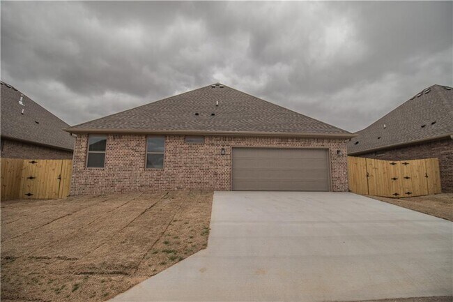 Building Photo - 4205 SW Pawhuska St