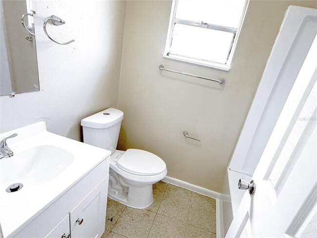 Building Photo - 3212 Crystal Hills Loop S