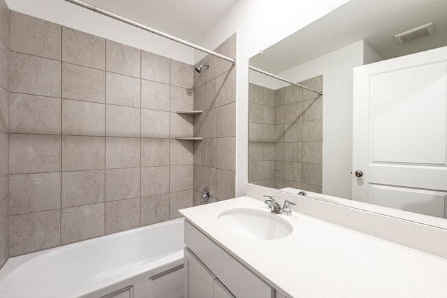 Building Photo - Charming Sunlit 4-Bedroom 2-Bathroom Home!