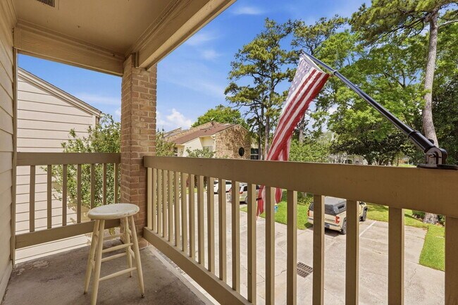 Building Photo - 10125 Valley Forge Dr