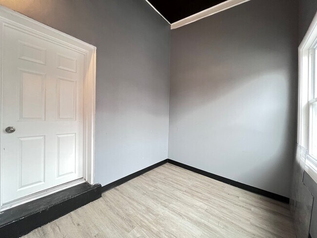 Building Photo - 7057 S Normal Blvd