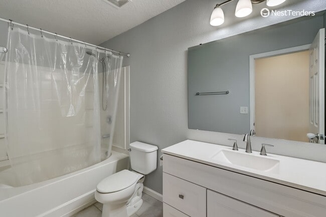 Building Photo - Five Bedrooms in Yulee's TCP!