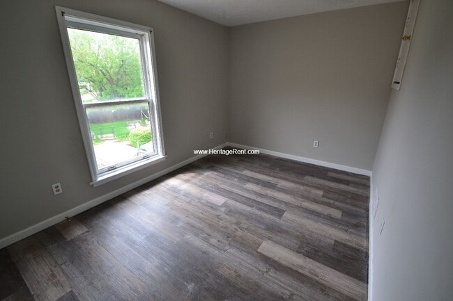 Building Photo - Camp Washington 3 Bedroom 1.5 Baths Single...