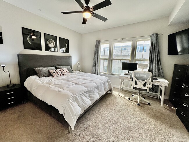 Building Photo - 214 S Newkirk St