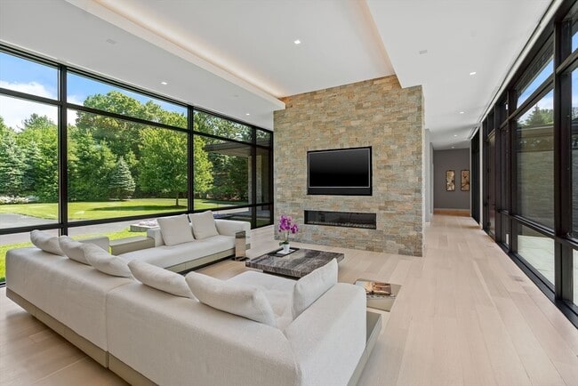Building Photo - 63 Sylvan Ln