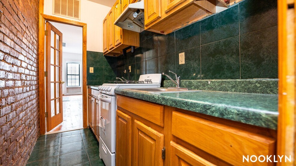 Building Photo - 63 Duffield St