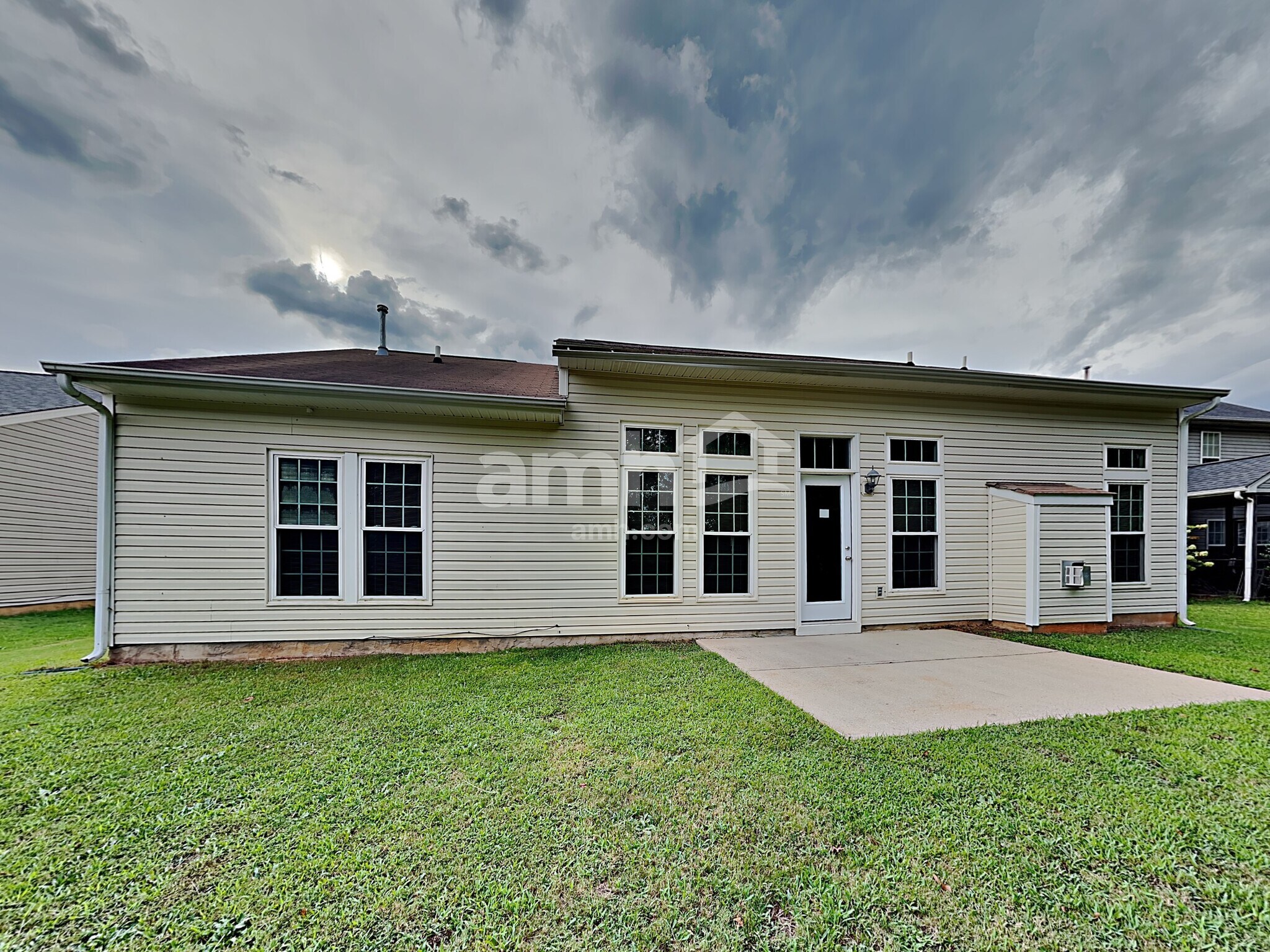 Building Photo - 127 Bathurst Ln