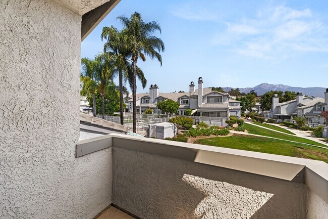 Building Photo - 2 Bedroom Rancho Cucamonga Condo