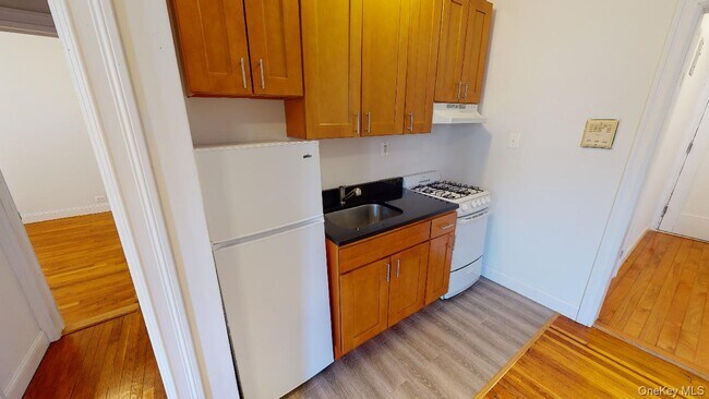 Building Photo - 108-02 72nd Ave