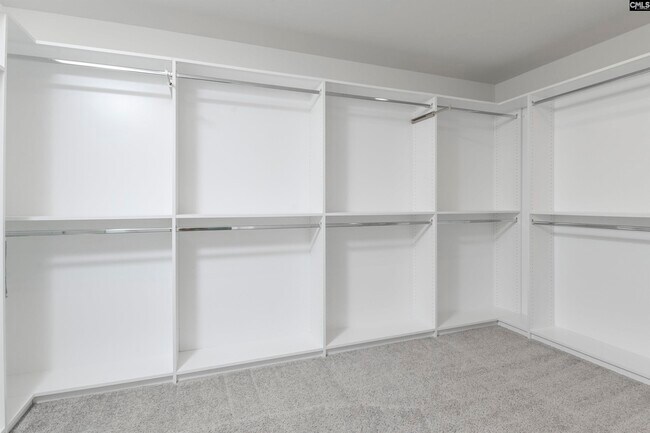 Building Photo - 728 Bustling Br Ln