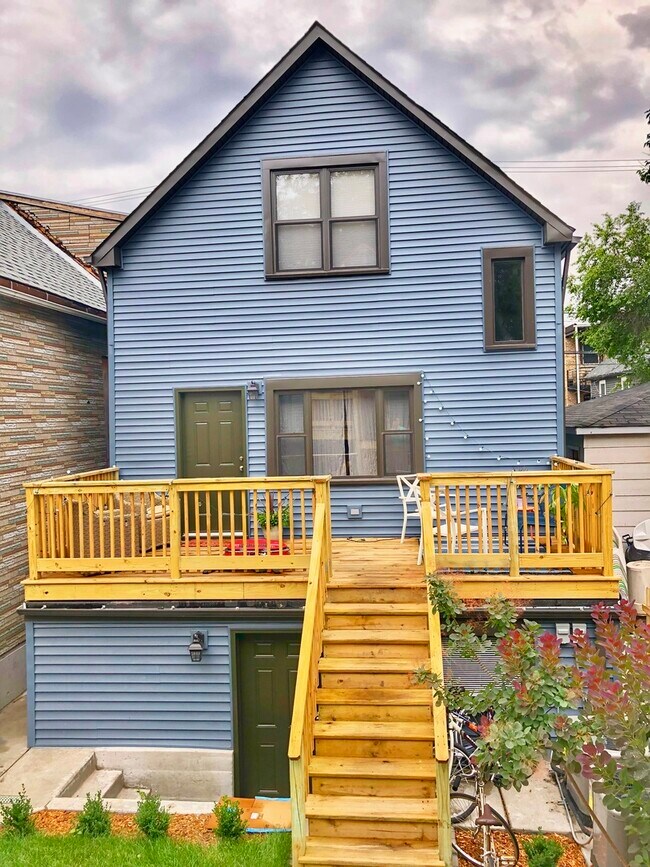 Building Photo - 1722 N Artesian Ave