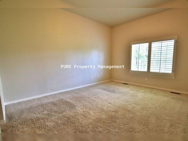 Building Photo - 11857 W Temple Ln