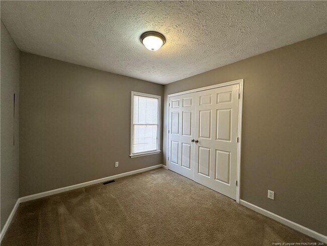 Building Photo - 2678 Rivercliff Rd