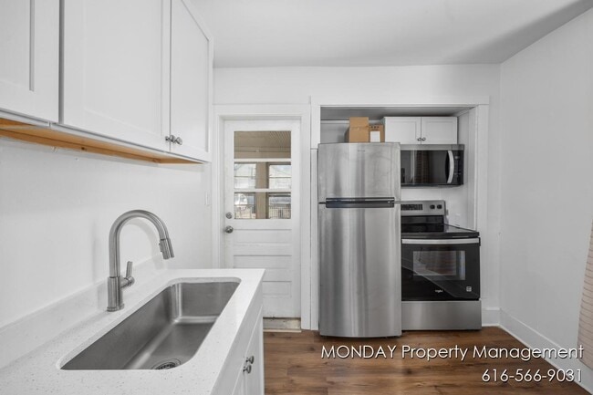 Building Photo - 263 W Muskegon Ave