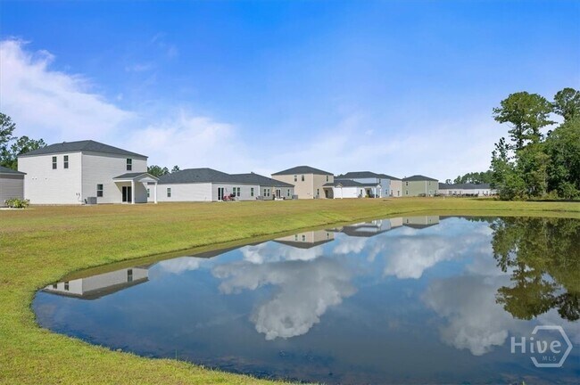 Building Photo - 142 Bottlebrush Dr