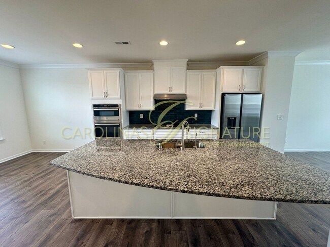 Building Photo - Fantastic 3BR/2.5BA Townhome located in The Elm at Stonecrest