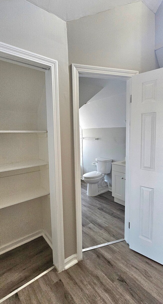 Building Photo - 515 Quinnipiac Ave