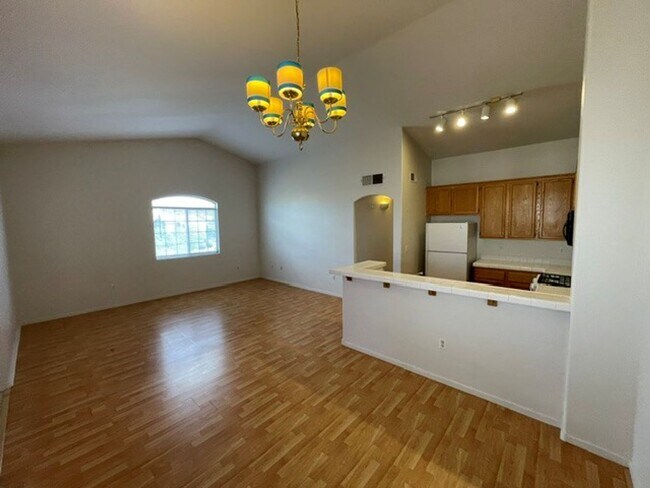 Building Photo - 75 N Valle Verde Dr
