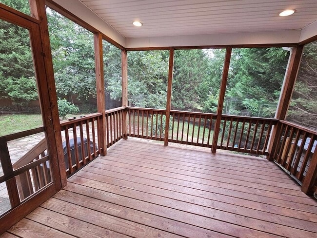 Building Photo - 2307 Brasstown Ln