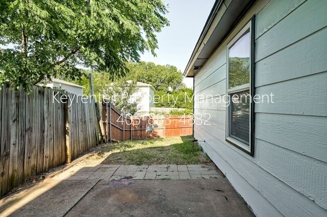 Building Photo - 313 Belmont Dr