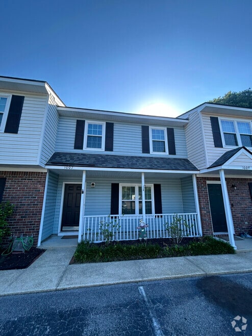 Building Photo - 1007 Hunters Trce